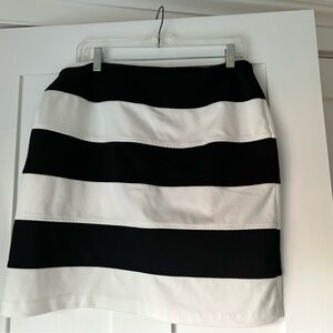 Black and white color block knit skirt, size 14